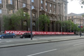 U Beogradu postavljen pano "Kosovo i Metohija večno Srbija, nikad ...
