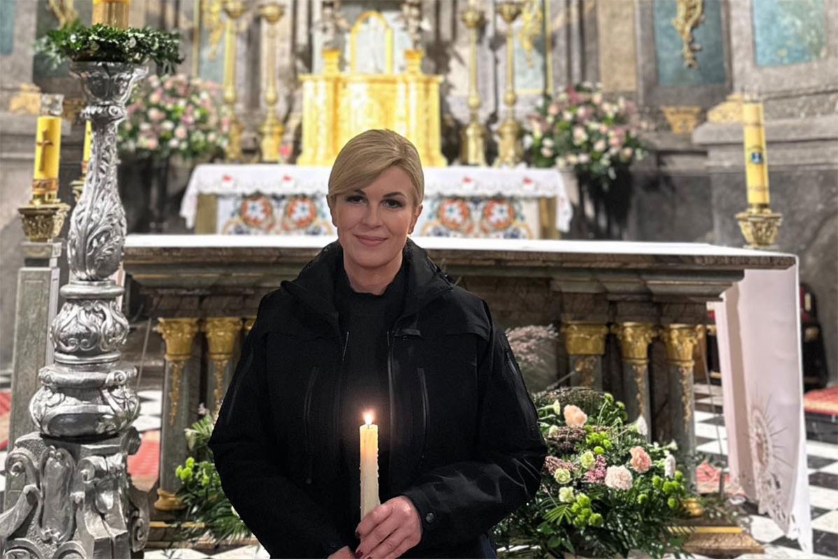 Kolinda Grabar Kitarović ostavila poruku na ćirilici