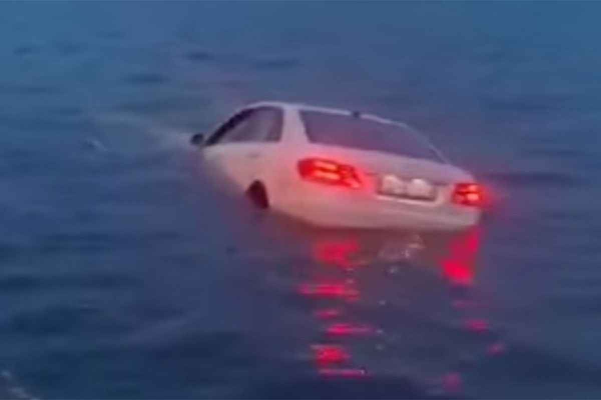 Mercedes završio u Jadranskom moru (VIDEO)