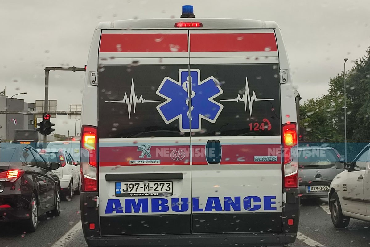 Radnik pao sa građevine na Trgu Draže Mihajlovića