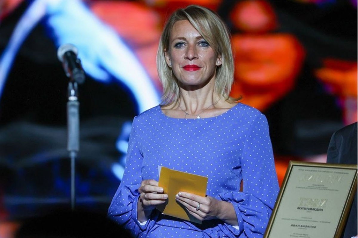 Zaharova: Makron mijenja mišljenje na pola dana