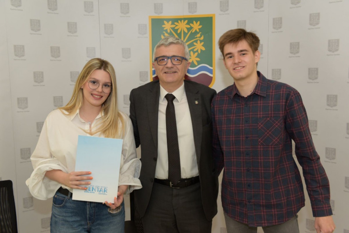 Uručene stipendije za 1.239 učenika i studenata