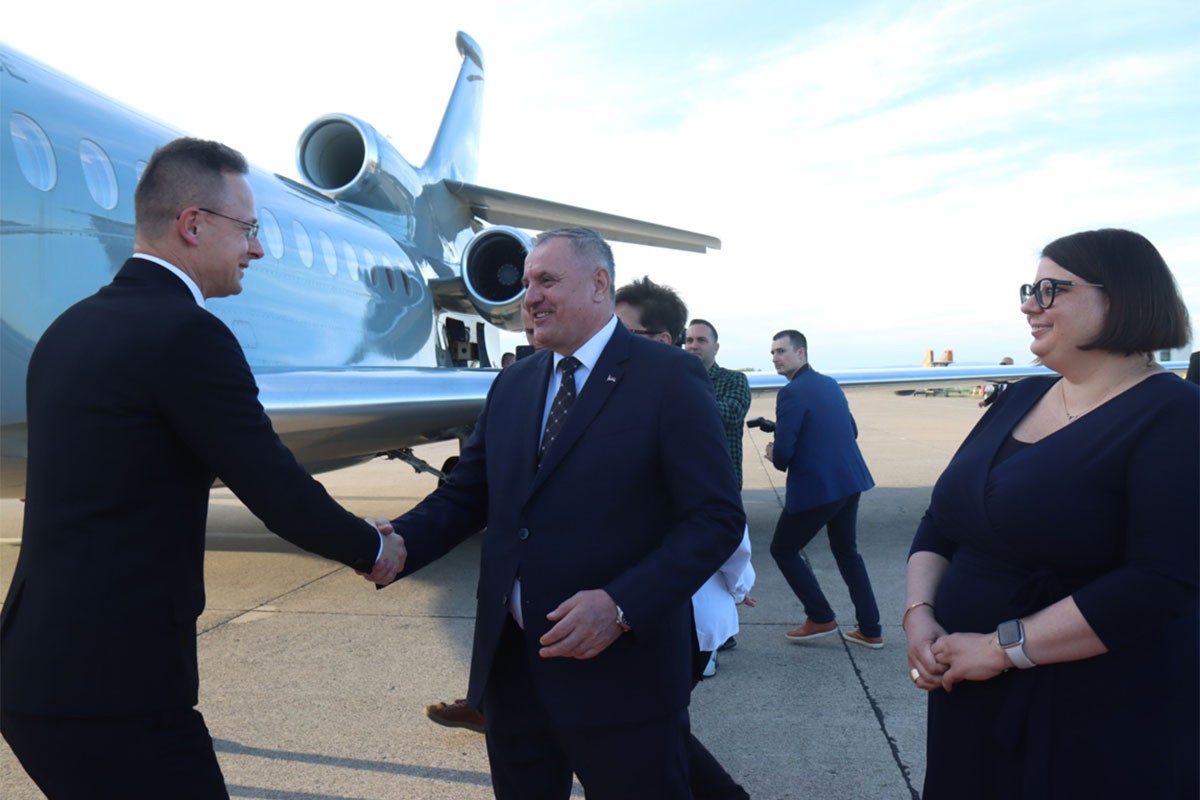 Sijarto stigao u Banjaluku, dočekao ga Višković