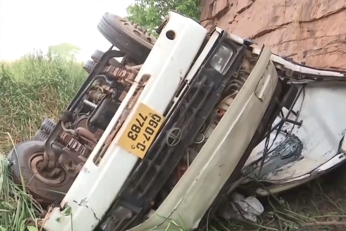 Autobus upao u jamu, više mrtvih (VIDEO)