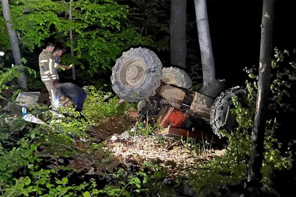 Traktor ga prikliještio, prebačen u UKC