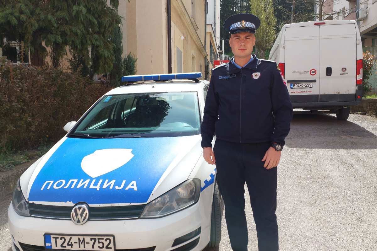 Sekulić predah od policijskog posla nalazi uz loptu i pištaljku