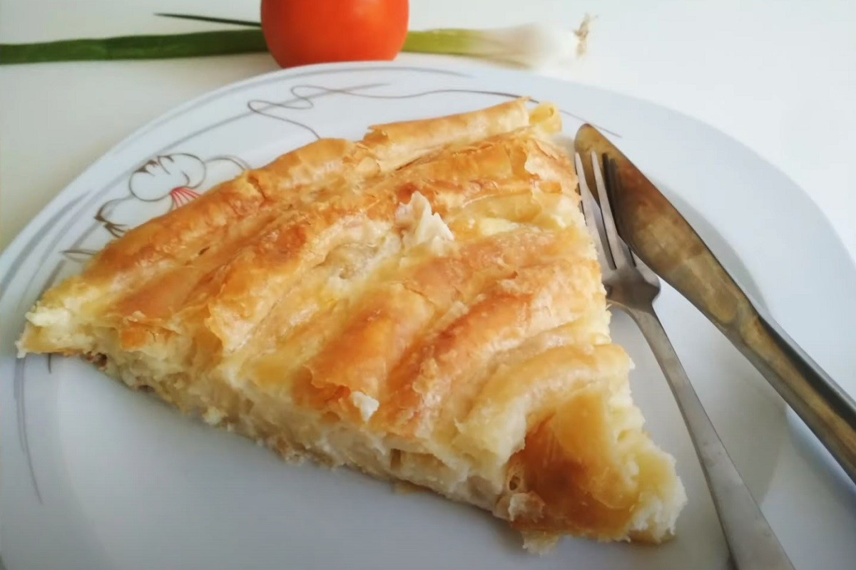 Engleskinja probala burek u Hrvatskoj, a komentarom razbjesnila Balkance (VIDEO)