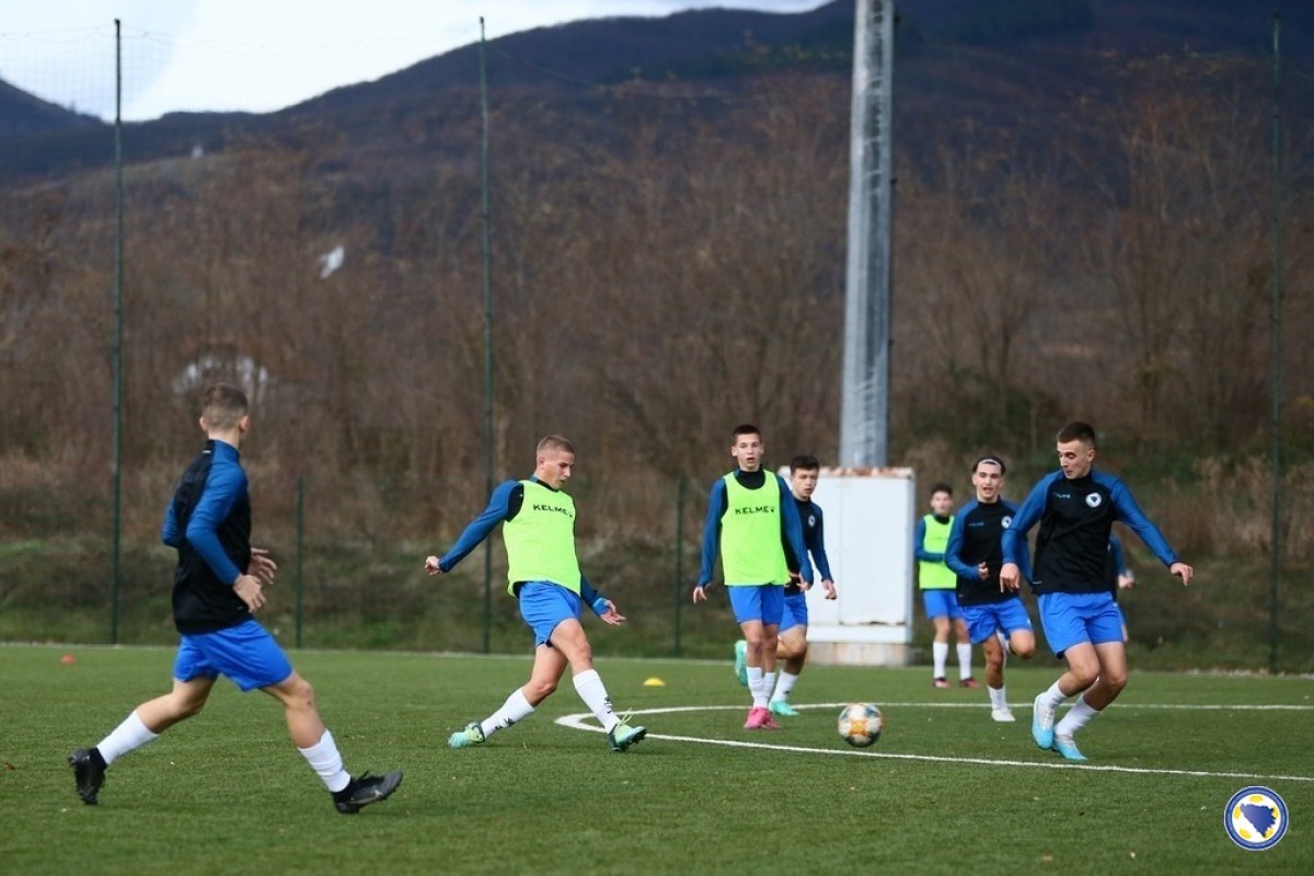 "Zmajići" počeli pripreme za dvomeč sa Hrvatskom
