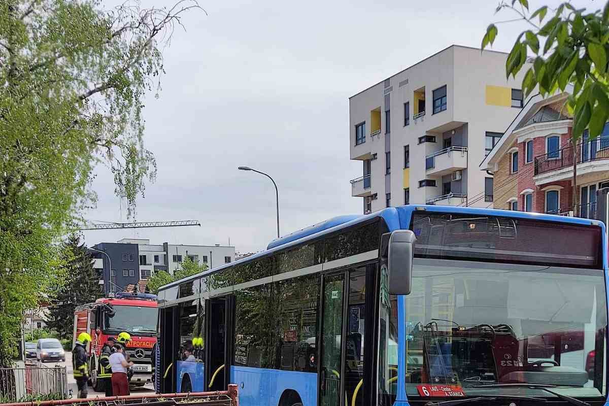 Dim istjerao putnike iz gradskog autobusa u Banjaluci (VIDEO)