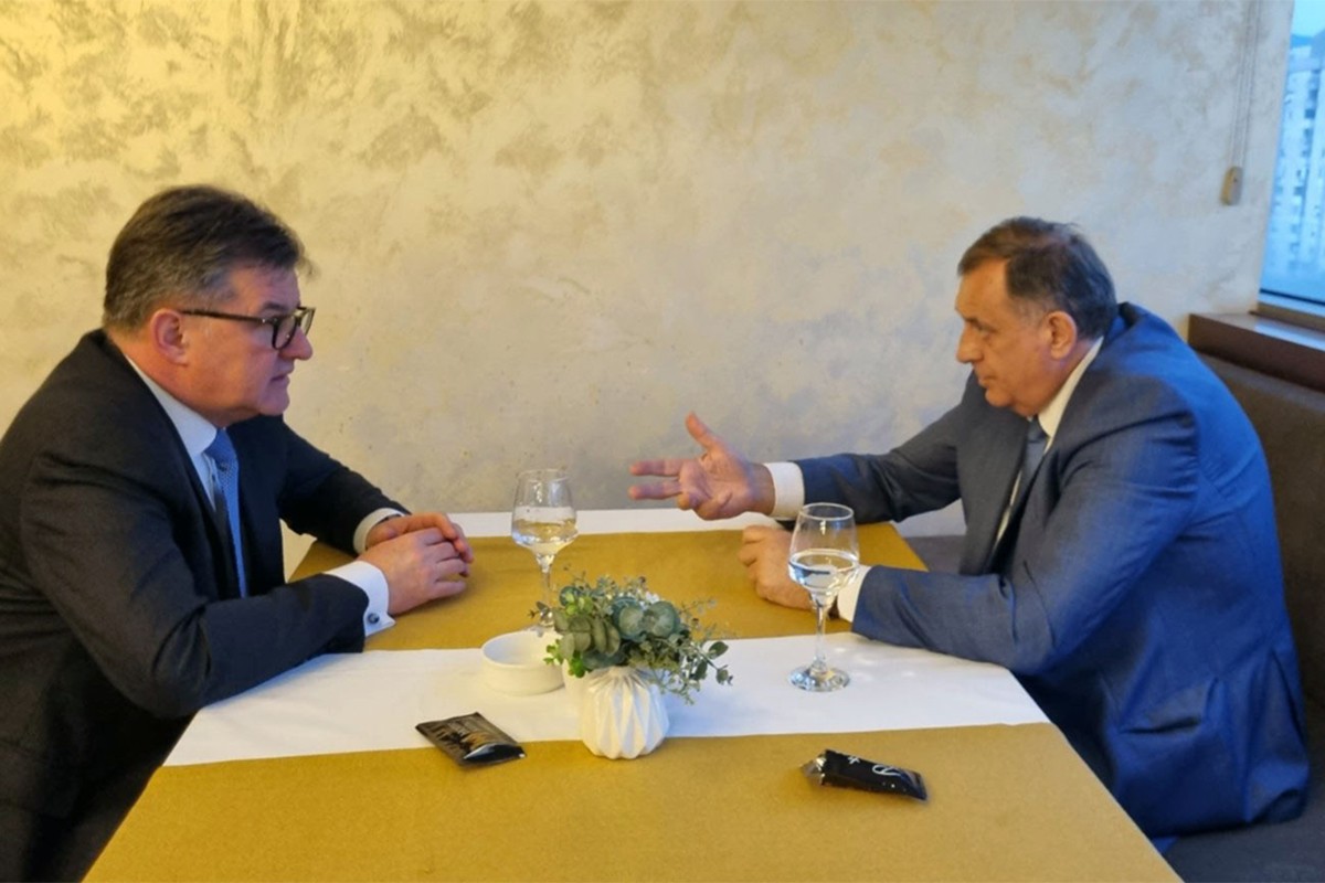 Dodik se sastao sa Lajčakom