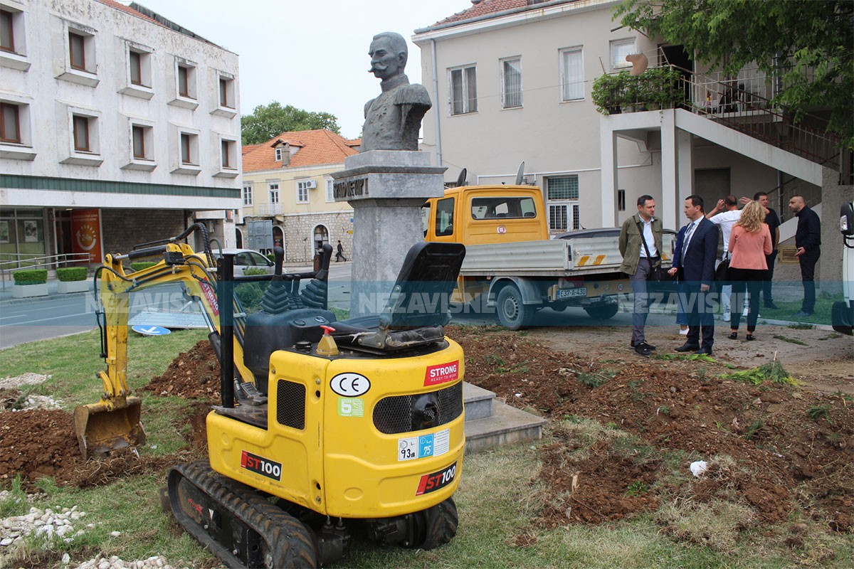 Kružni tok u Trebinju pomjerio kralja Petra