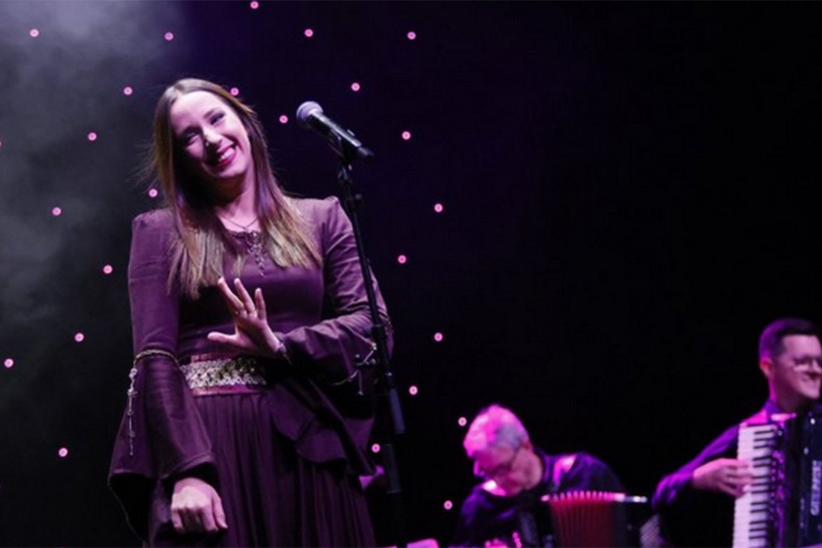 Danica Crnogorčević sa suprugom pozirala na obali mora