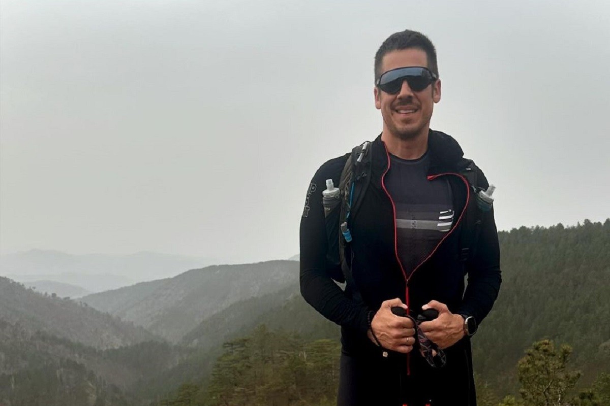 Nikola Rokvić sa prolaznikom zapjevao pjesmu pokojnog oca (VIDEO)