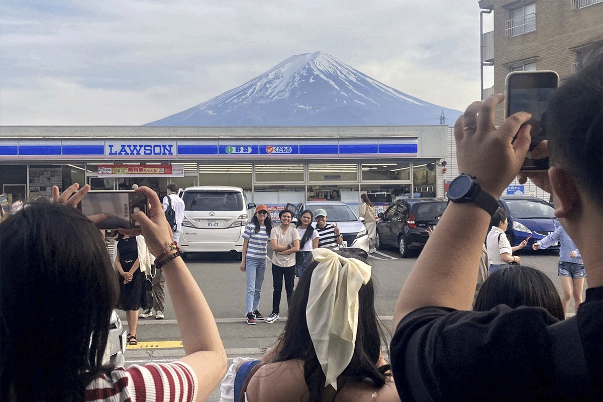 Japanski grad blokira pogled na planinu Fudži