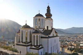 Vaskršnja liturgija prvi put nakon rušenja u Sabornoj crkvi Svete ...
