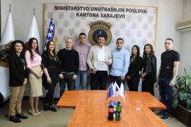 Deset mladih ljudi dobilo priliku da radi u MUP-u KS
