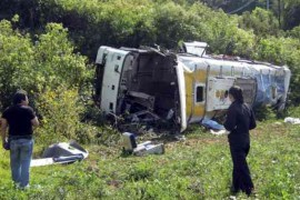 Najmanje 10 ljudi poginulo u Peruu kada je autobus sletio sa puta