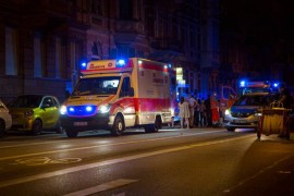 Mladići izboli radnika na trafici: Traga se za napadačima