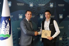 Priznanje za učenika: Jedini skočio u vodu za vršnjakom, ostali ...
