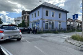 Udes u centru Banjaluke, autom udario u ogradu