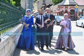 Prva generacija maturanata medrese uljepšala Banjaluku (FOTO, VIDEO)