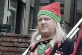 Osuđeni pedofil sisao palac u sudnici (FOTO)
