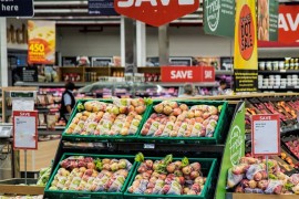 Baka (80) cijelu noć provela u marketu u Kragujevcu: Pojela ...