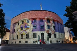 Palata predsjednika RS i Gradska uprava Banjaluka u bojama zastave ...