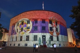 Palata Republike osvijetljena bojama zastave Srpske i Srbije