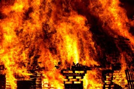 Zapalio svoju kuću da bi uzeo novac od osiguranja