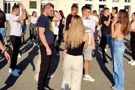 Bijeljinski maturanti pripremali maturski ples (VIDEO)