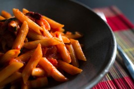 Mediteranska pasta sa manje od 400 kalorija