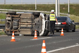 Dvoje poginulih u nesreći kod Okučana, kolona vozila duga šest ...