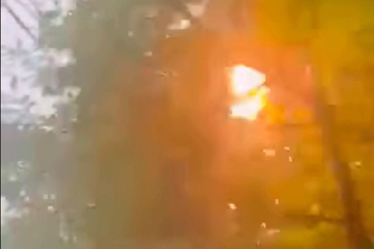 Drveće izazivalo kratak spoj, zapalio se strujni kabl (VIDEO)