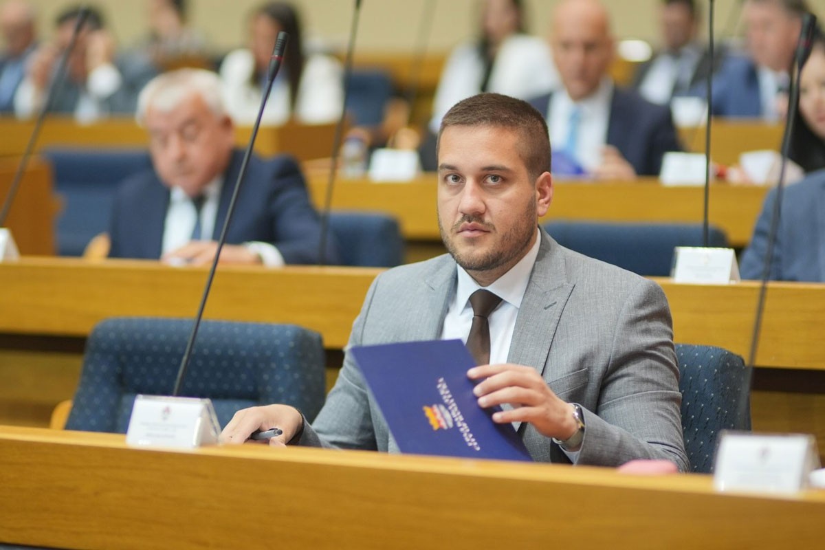 Drinić čestitao Dan slobode medija: Pritisak na novinare nedopustiv