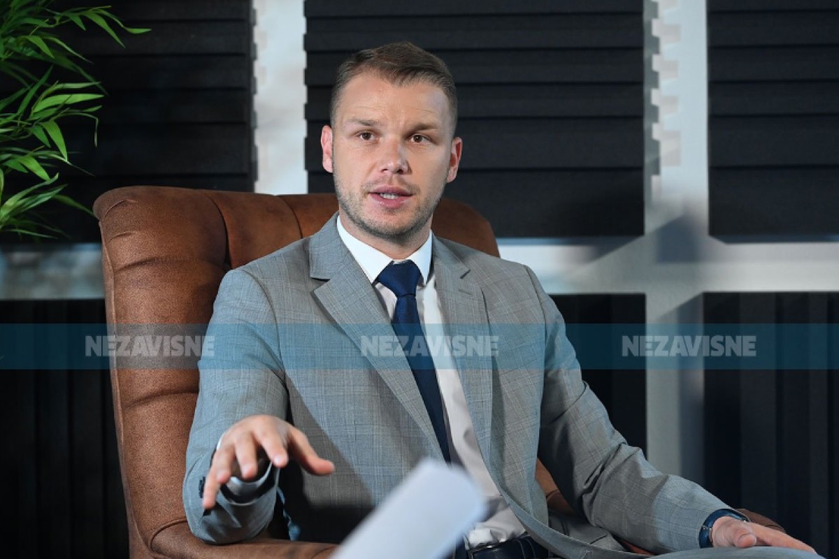 Stanivuković: Profesionalni novinari svijetla tačka u medijskom mraku