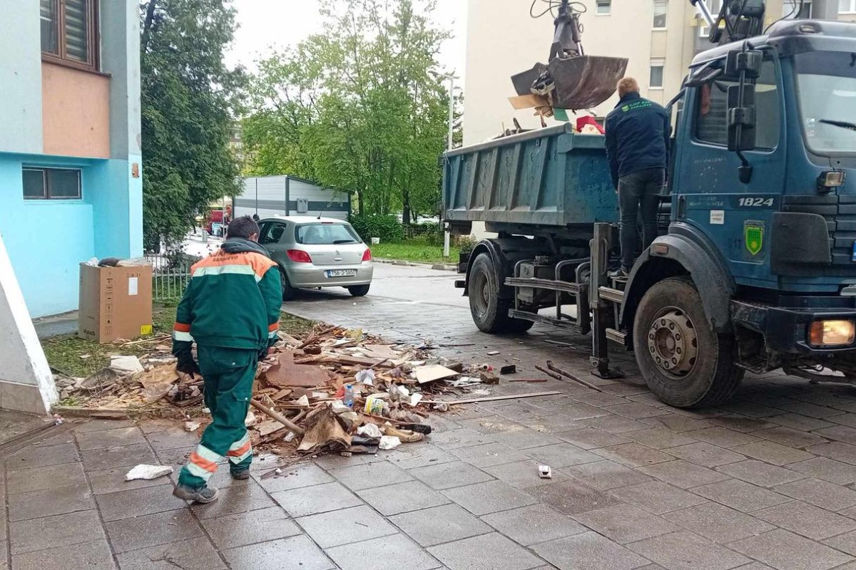 Akcija odvoza kabastog otpada u Vogošći i Ilijašu