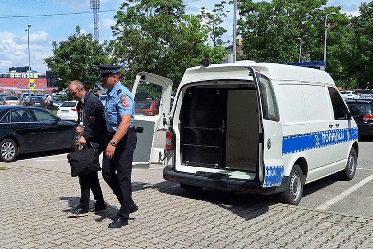 Uhapšen nastavnik osumnjičen za polno uznemiravanje učenica