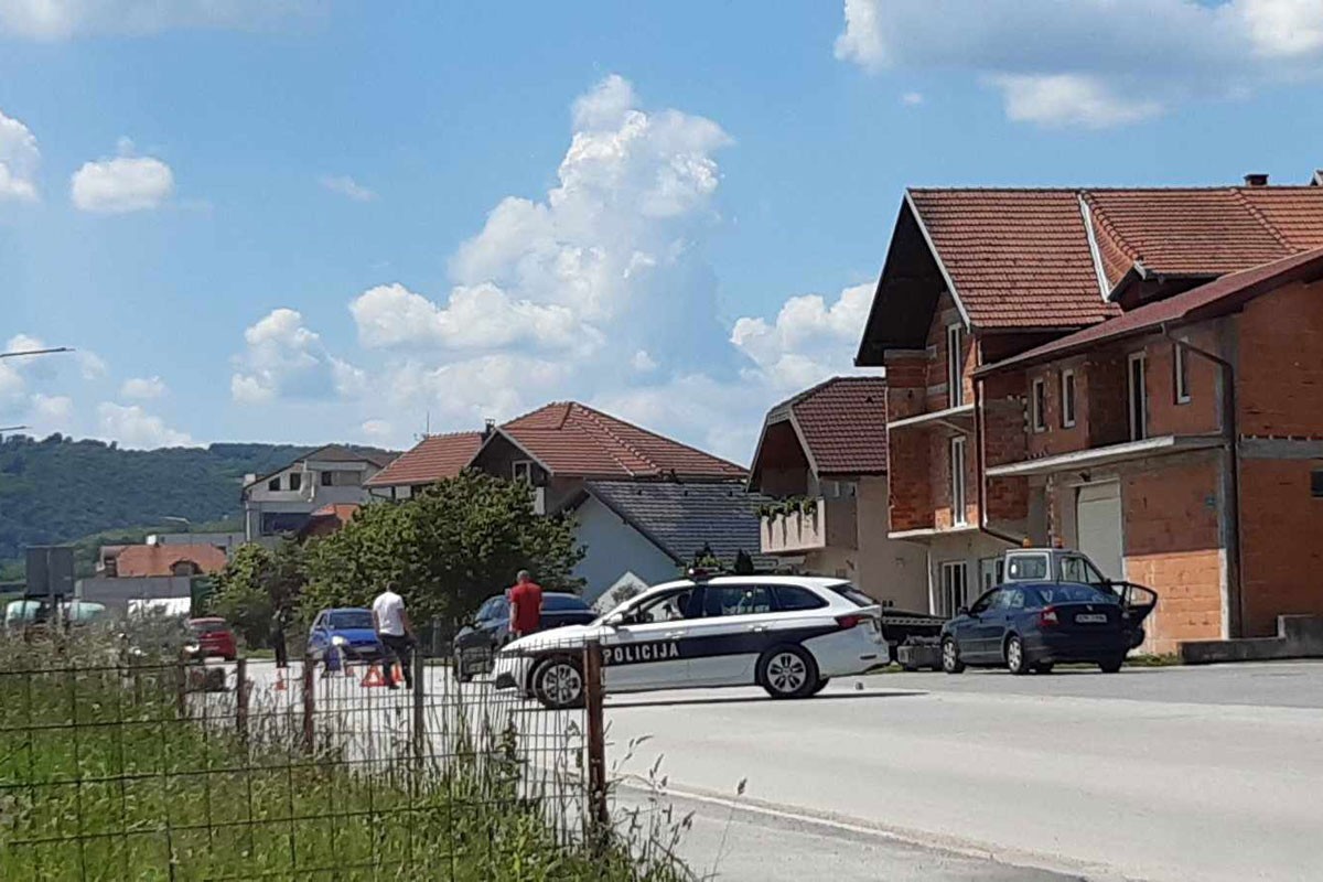Teško povrijeđen vozač motocikla