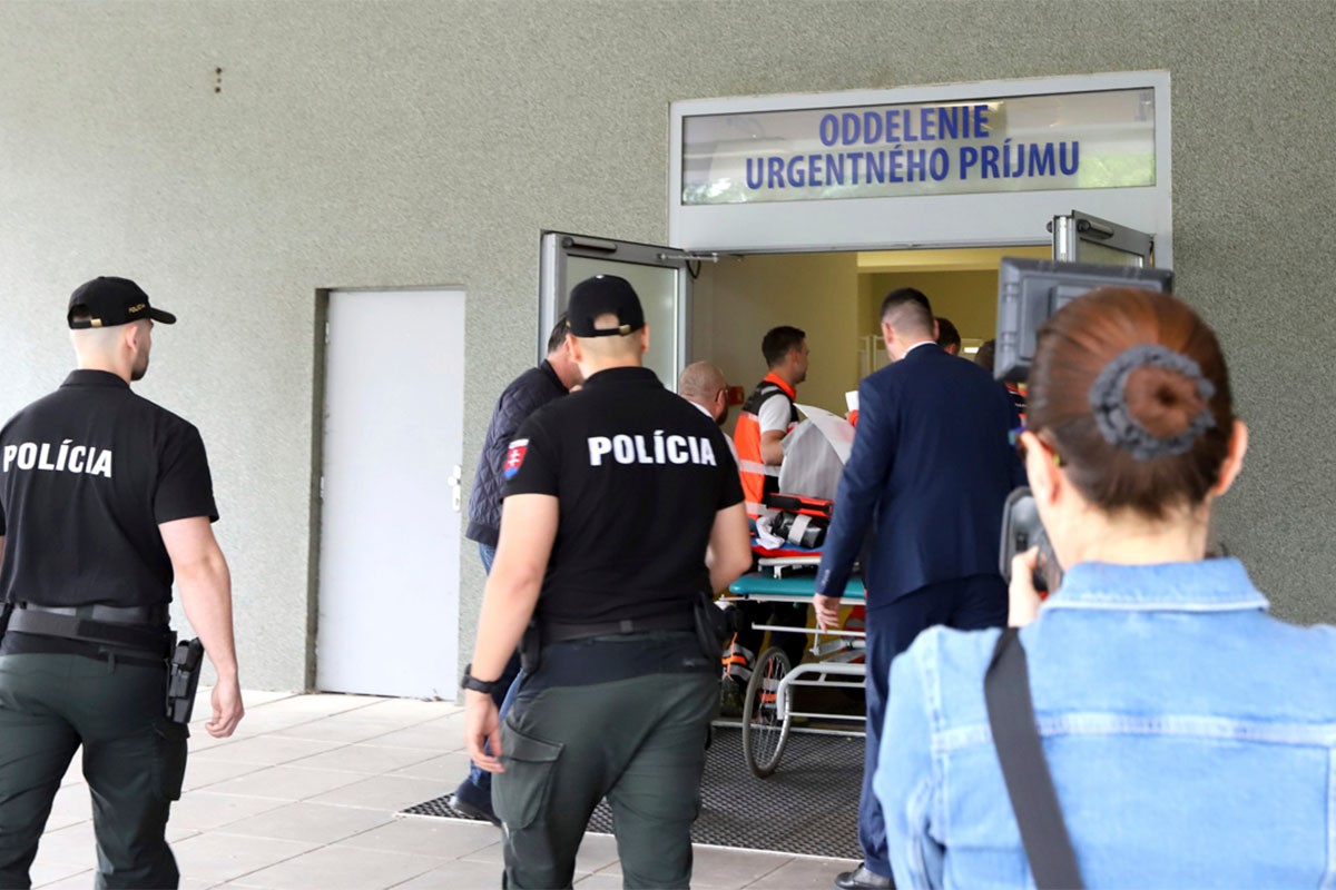 Mediji: Završena operacija, poznato stanje Fica