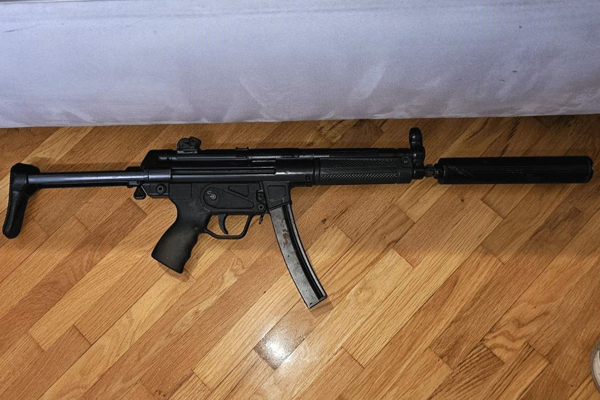 Policija RS upala u stan, pronašli hekler sa prigušivačem