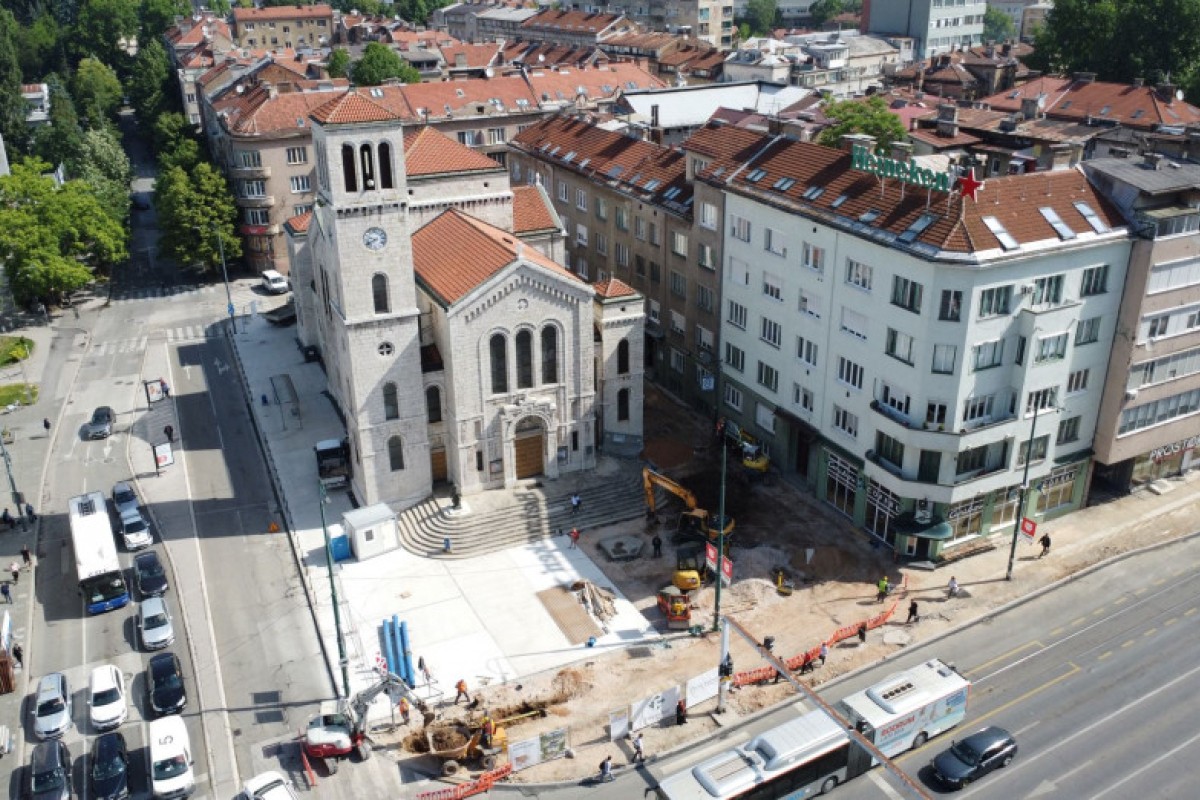 U toku radovi na uređenju Trga Karla Paržika na Marijin dvoru