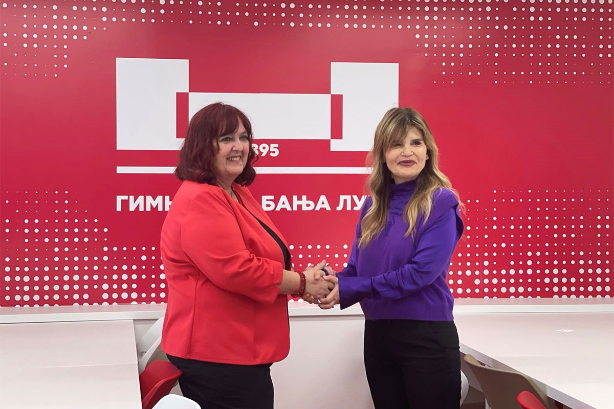 "M:tel" renovirao dvije učionice Gimnazije u Banjaluci, poklonio i video-nadzor