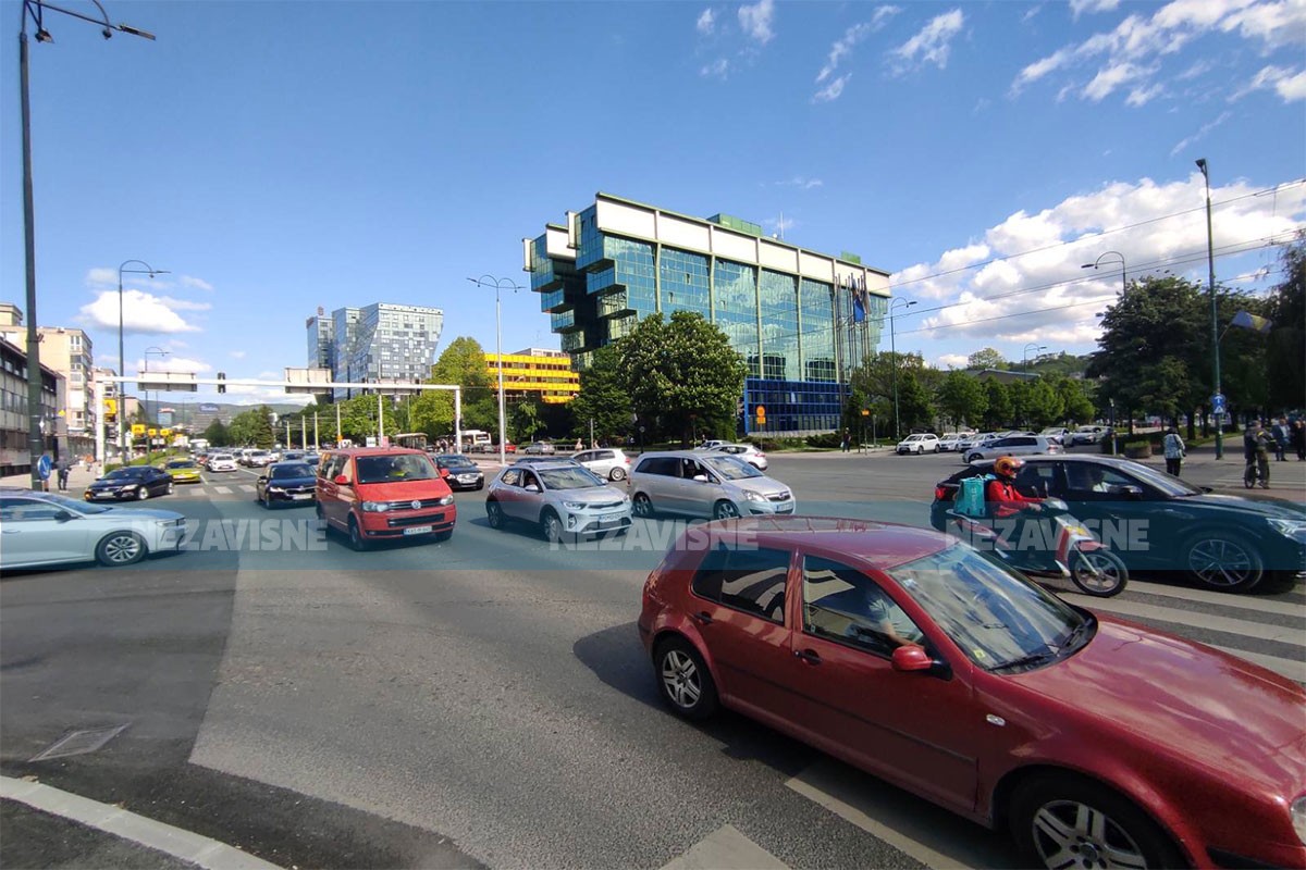Majka i dijete brutalno napadnuti u Sarajevu zbog majice