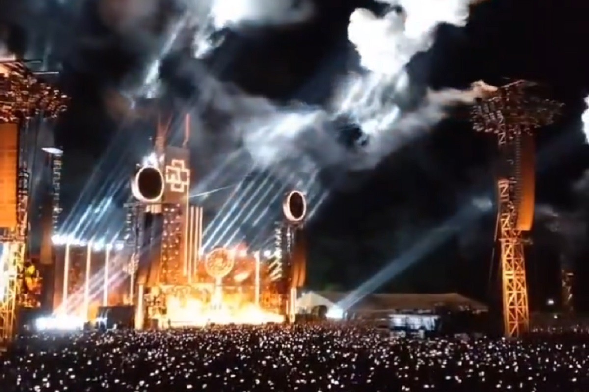 Srbi zvali Rammstein na bis: Izađi mala, hoću da ti čujem glas (VIDEO)