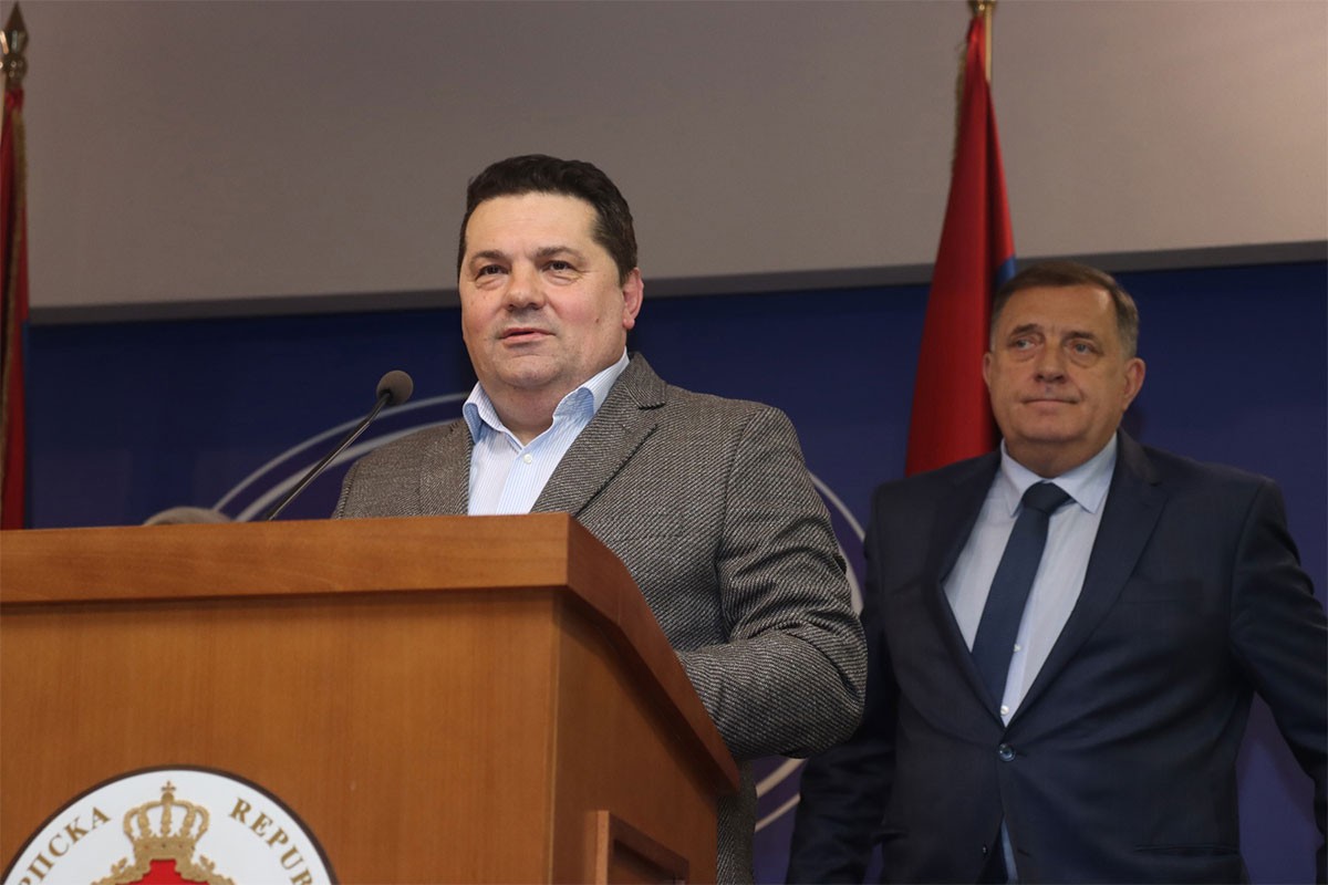 Stevandić: Tajno se pripremaju pljačke i ubistva, a ne rezolucije