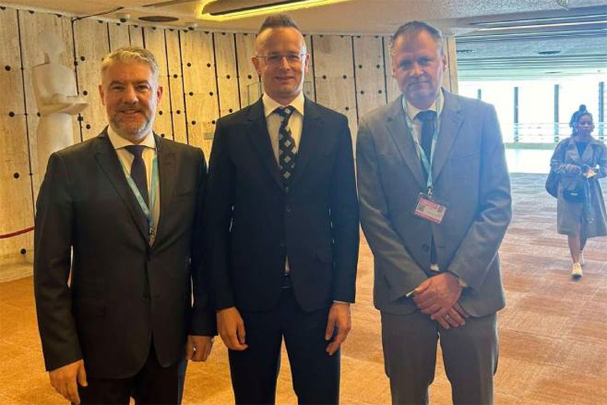 Šeranić i Vujić sa Sijartom: Zahvalili Mađarskoj na podršci