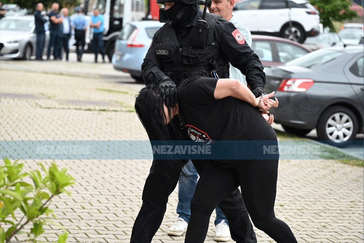 Pogledajte sprovođenje uhapšenih u akciji "Eskadron" (FOTO)