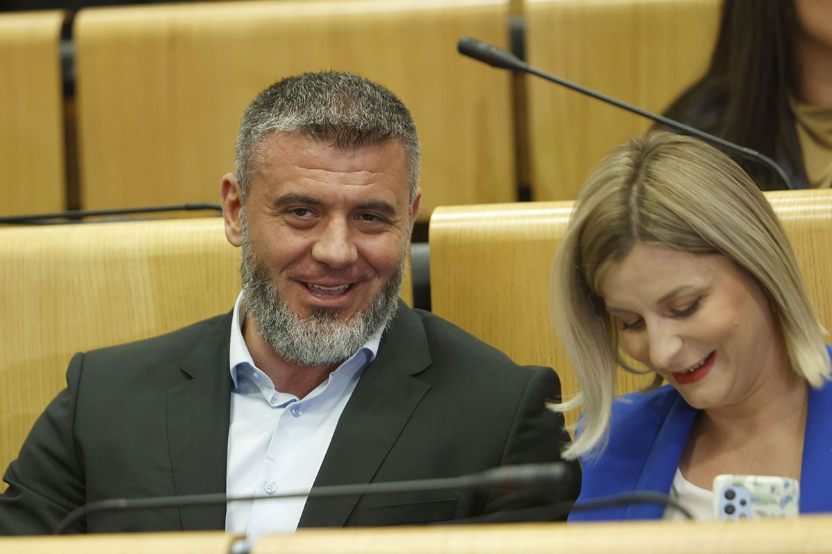 Poslanik SDA nije glasao u vezi sa Vukojom: Pao mi je šećer (VIDEO)