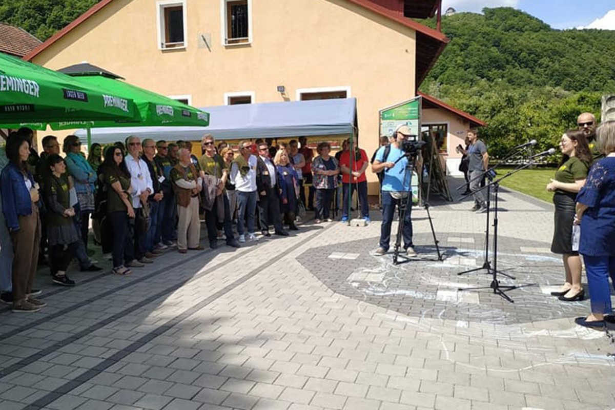 Likovna kolonija za djecu iz Centra "Duga"